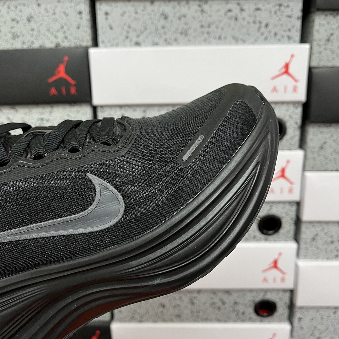 Nike Zoom Vomero - Image 7
