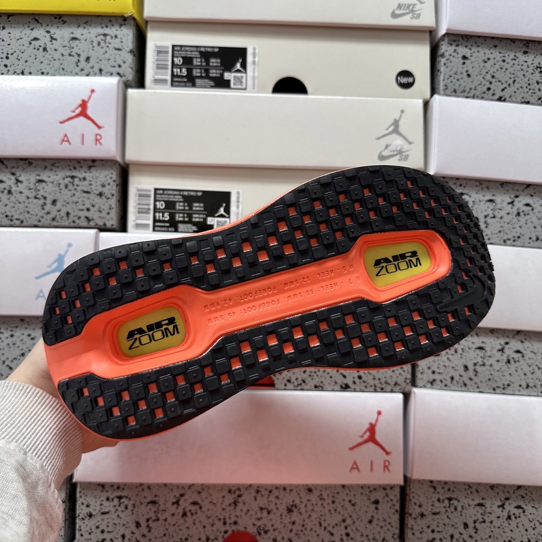 Nike Vomero Premium HQ2050-442 - Image 9
