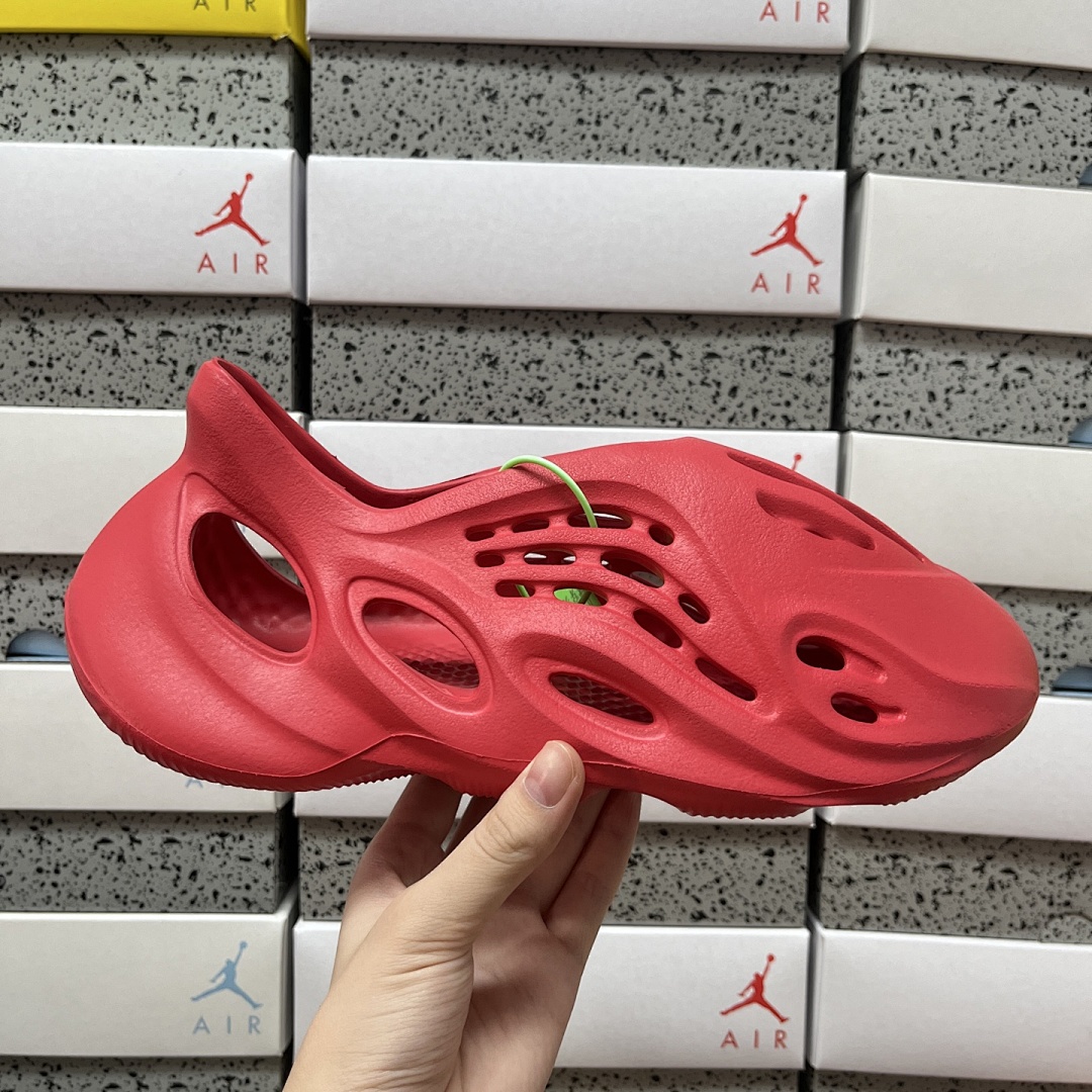 Adidas Slide/Foam Runner - Image 115