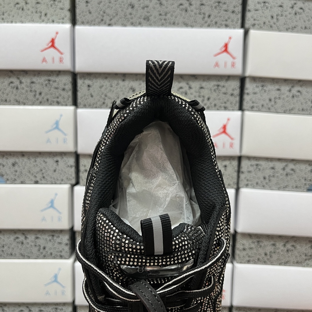 Off-White Be Right Back - Image 10