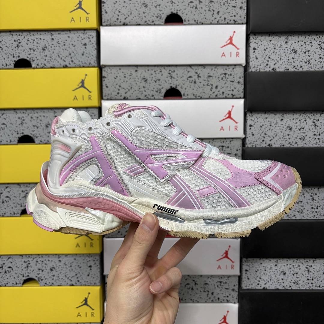 Balenciaga BLCG Runner 7.0 - Image 12