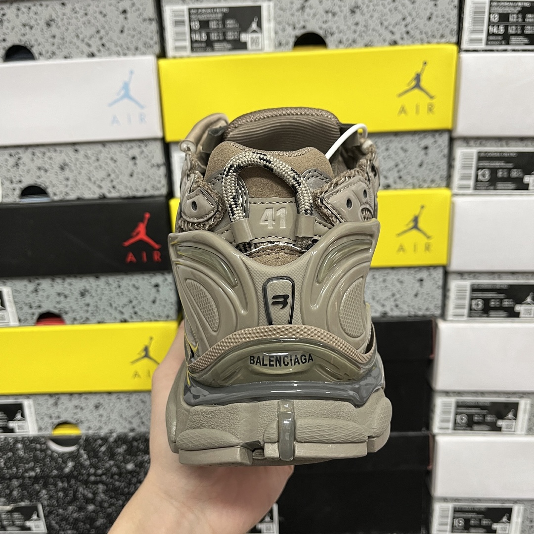 Balenciaga BLCG Runner 7.0 - Image 6