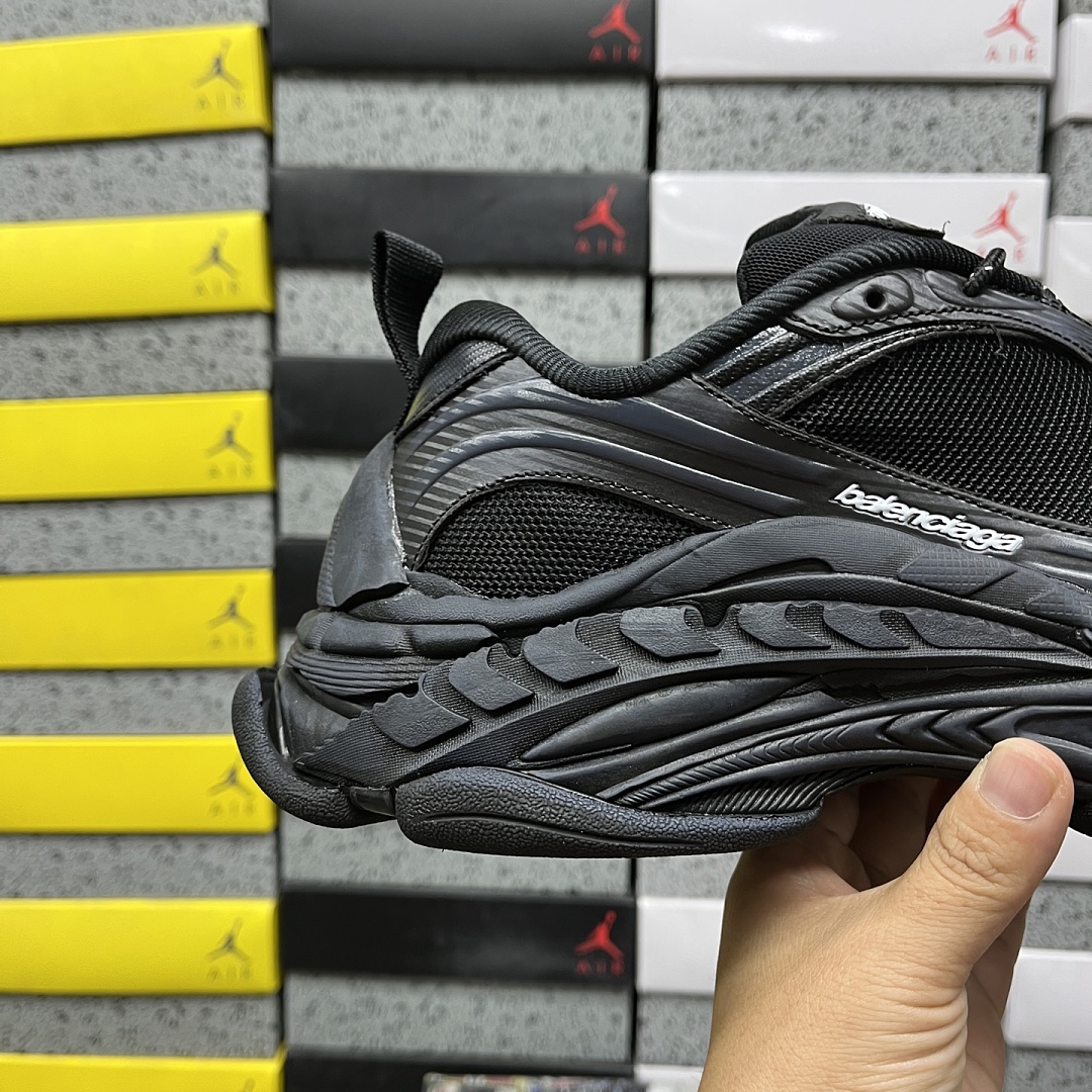 Balenciaga Triple S 2 - Image 3