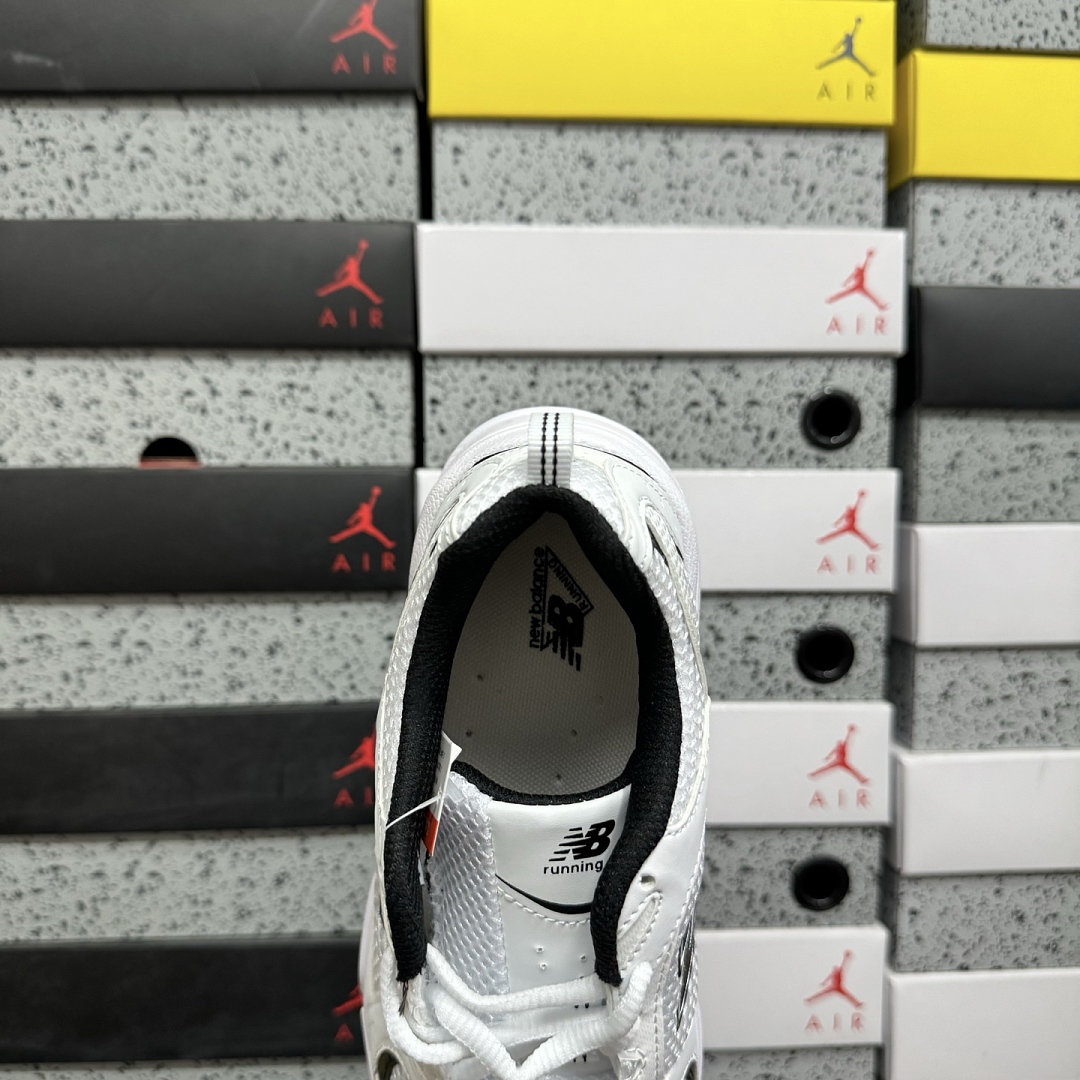 New Balance 530 White Black Details - Image 2