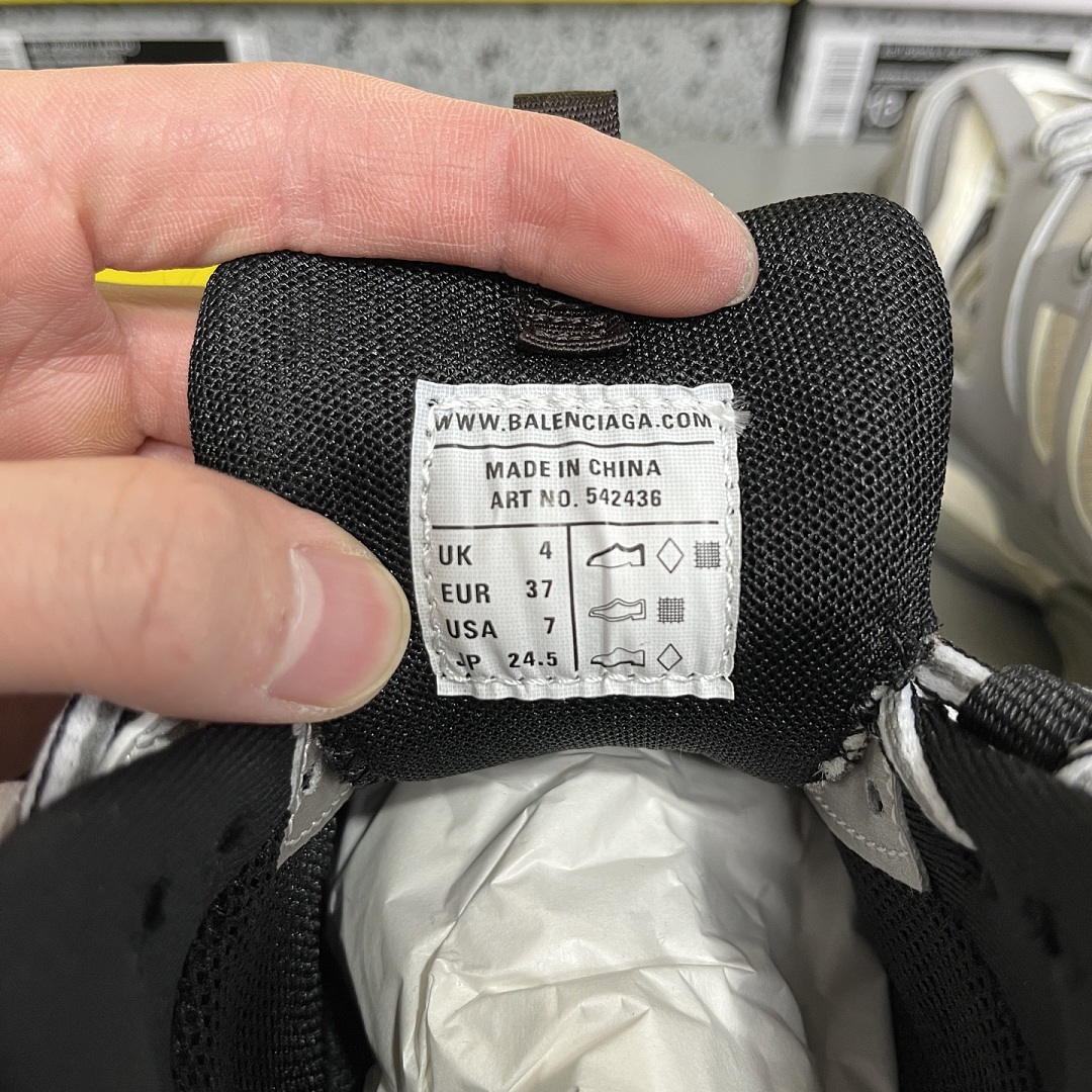 Balenciaga BLCG Track 3.0 Grey LED - Image 8
