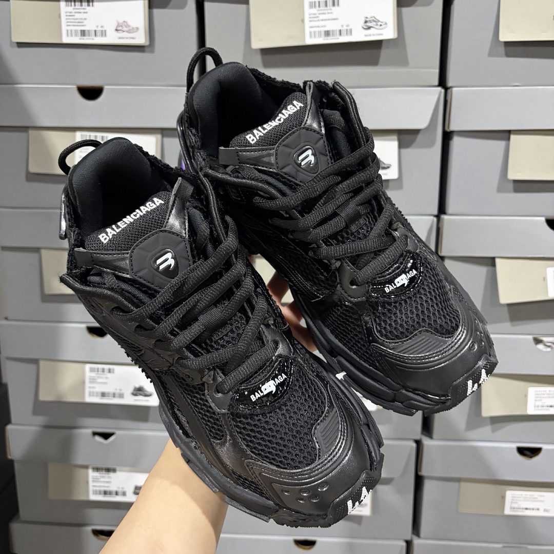 Balenciaga Runner 7 Gen (Black LED) - Image 3