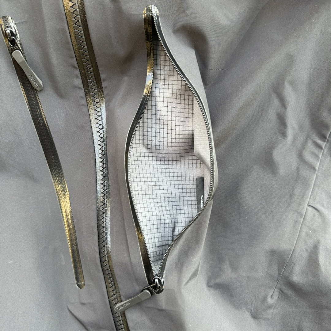 Arc'teryx Alpha Jacket 6 24K Gen (Black SV) - Image 28