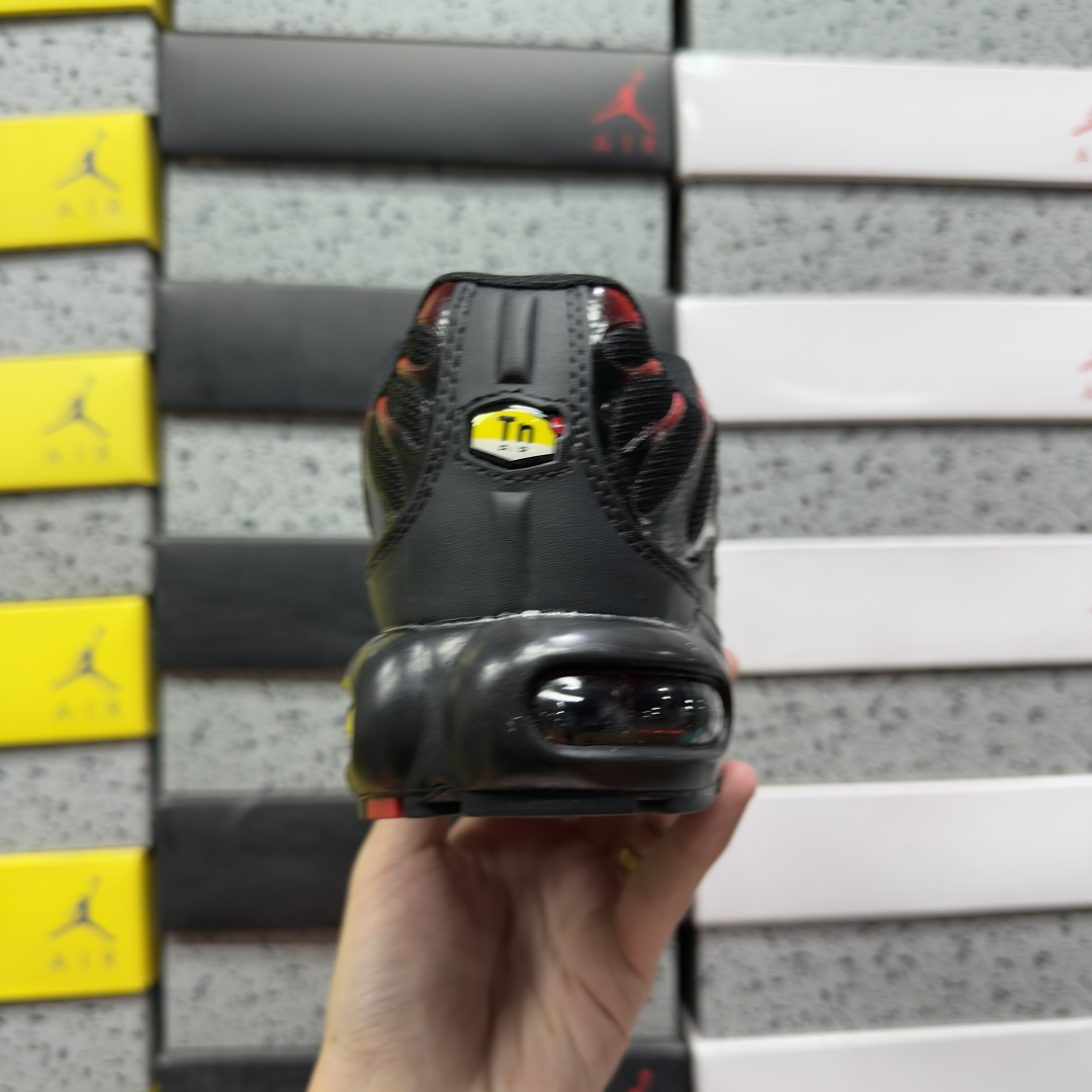 Nike Air Max Plus (Bred) - Image 9