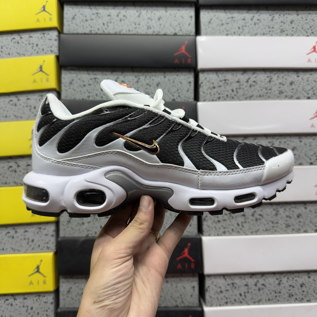 Nike Air Max Plus White Black Metallic Pewter - Image 6