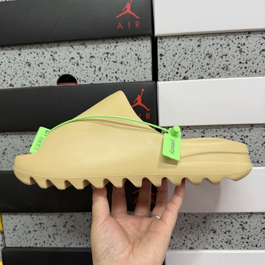 Adidas Slide/Foam Runner - Image 12