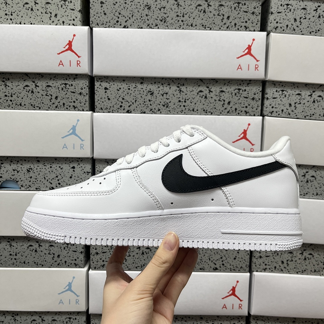 Nike Air Force 1 Low Supreme (White Black) - Image 2