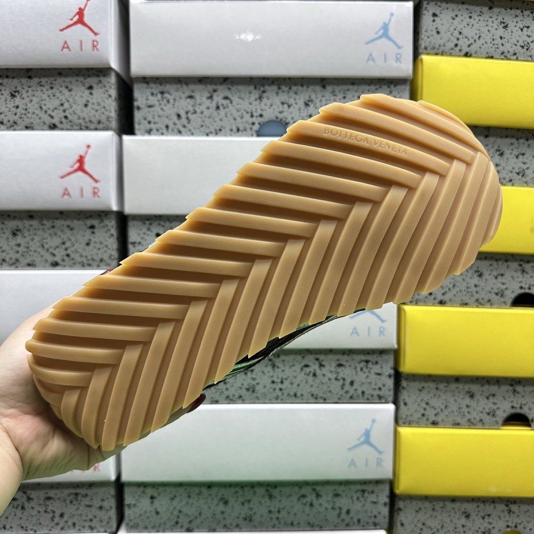 Bottega Veneta Orbit Surf Vapor - Image 7