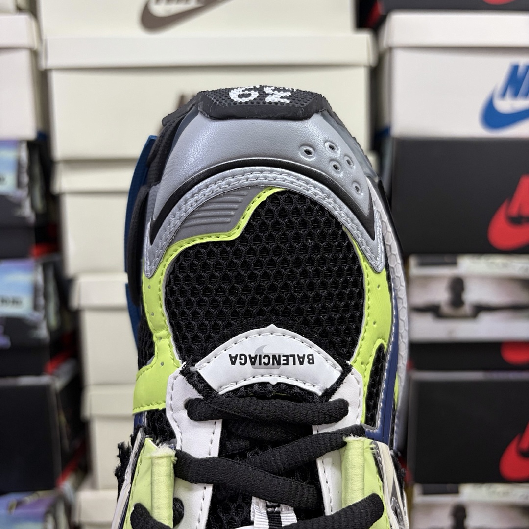 Balenciaga BLCG Runner7.0 - Image 98