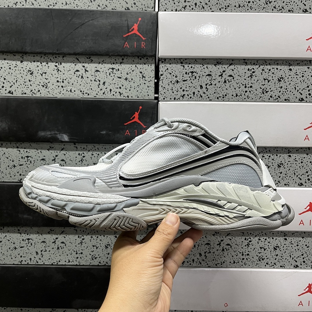 Balenciaga Triple S 2 - Image 4