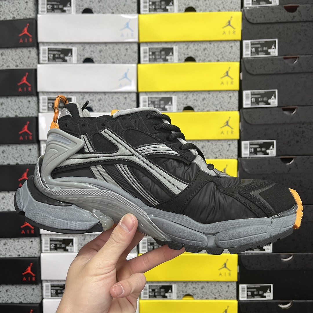 Balenciaga BLCG Runner 7.5 - Image 6