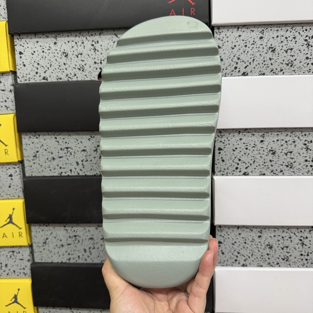 Adidas Slide/Foam Runner - Image 48