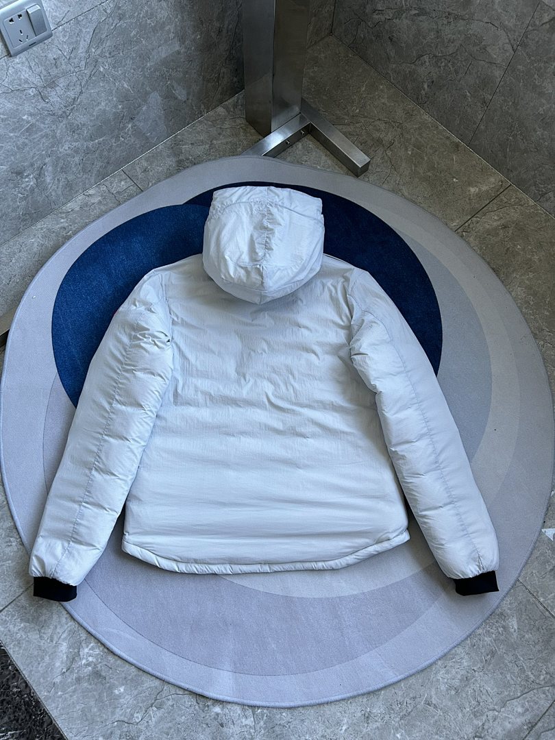Canada Goose Label Lodge Hoody Jacket - Image 32
