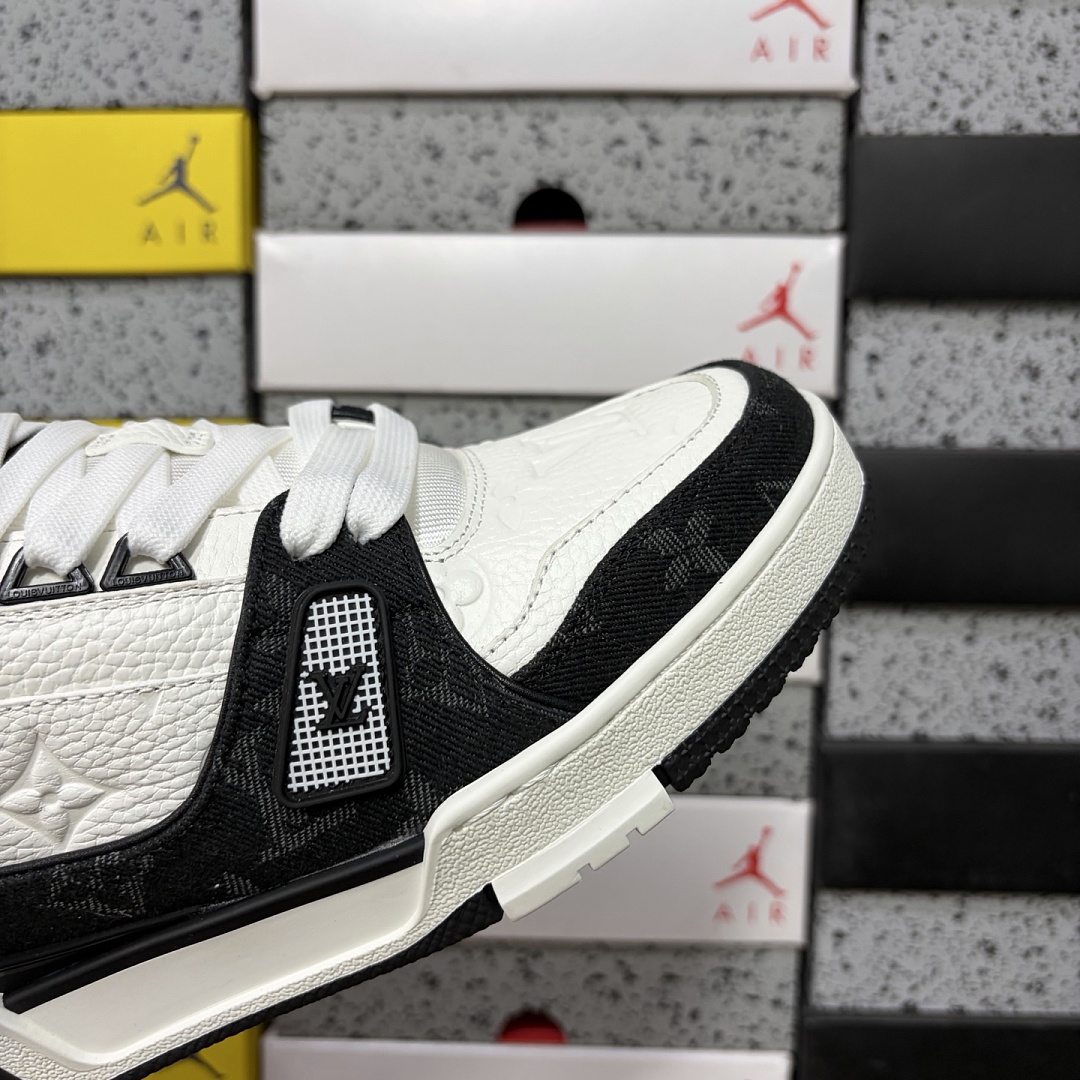Louis Vuitton Trainer - Image 3