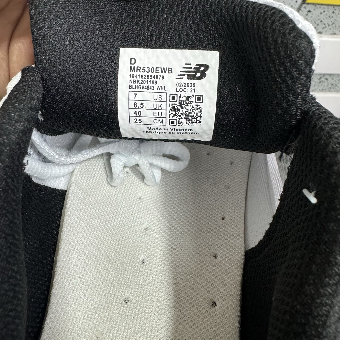 New Balance 530 White Black Details - Image 5