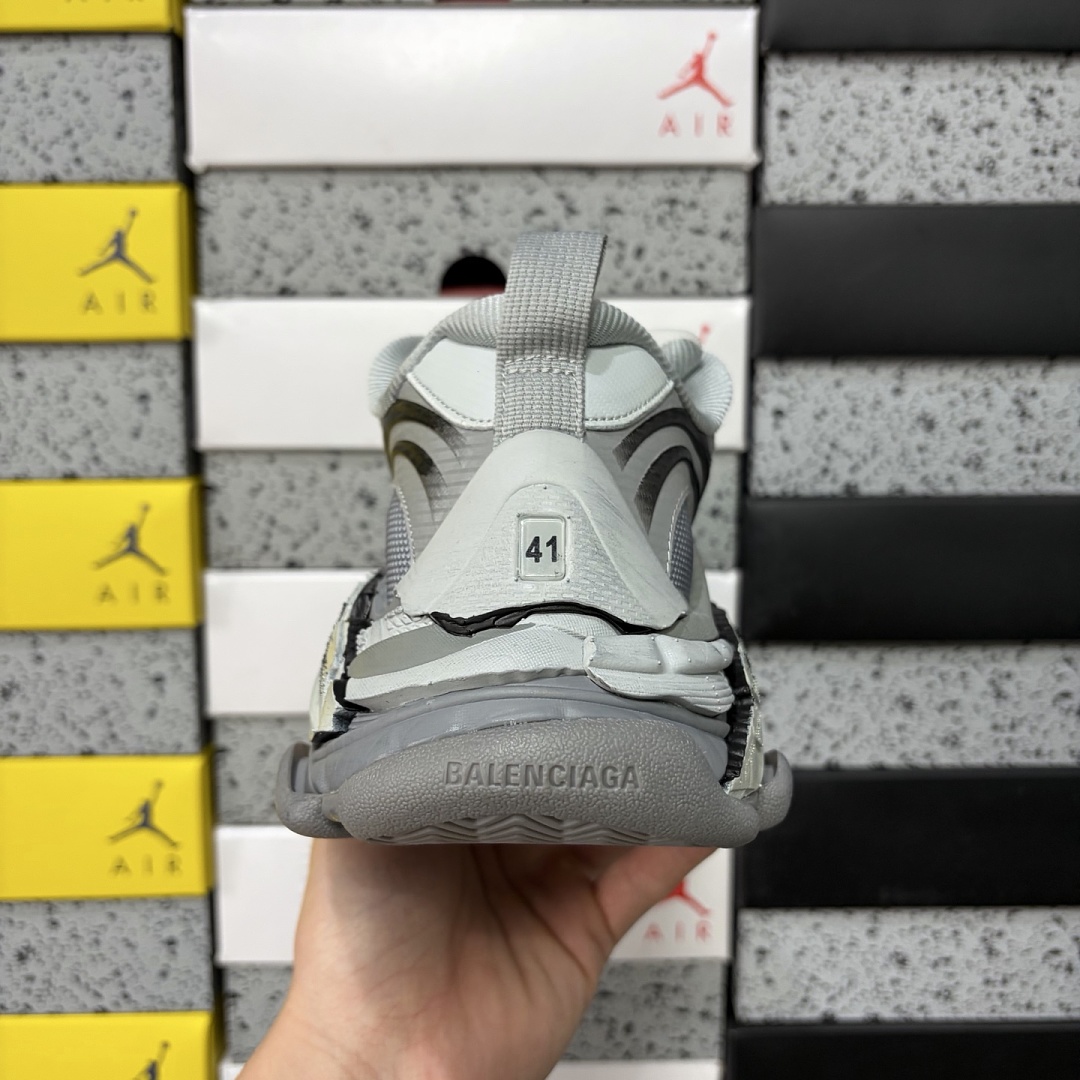Balenciaga Triple S 2 - Image 12