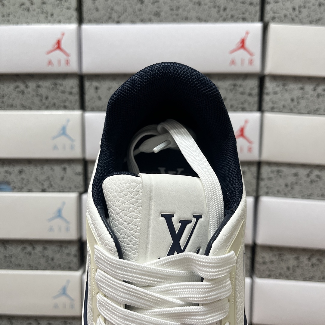 Louis Vuitton Trainer V2-06 - Image 6