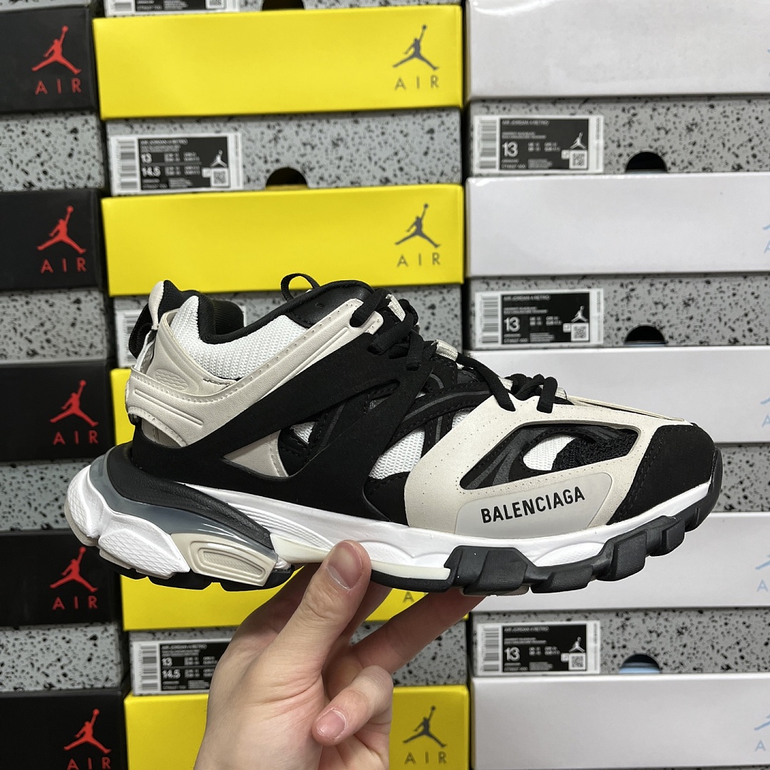 Balenciaga BLCG Track 3.0 - Image 4