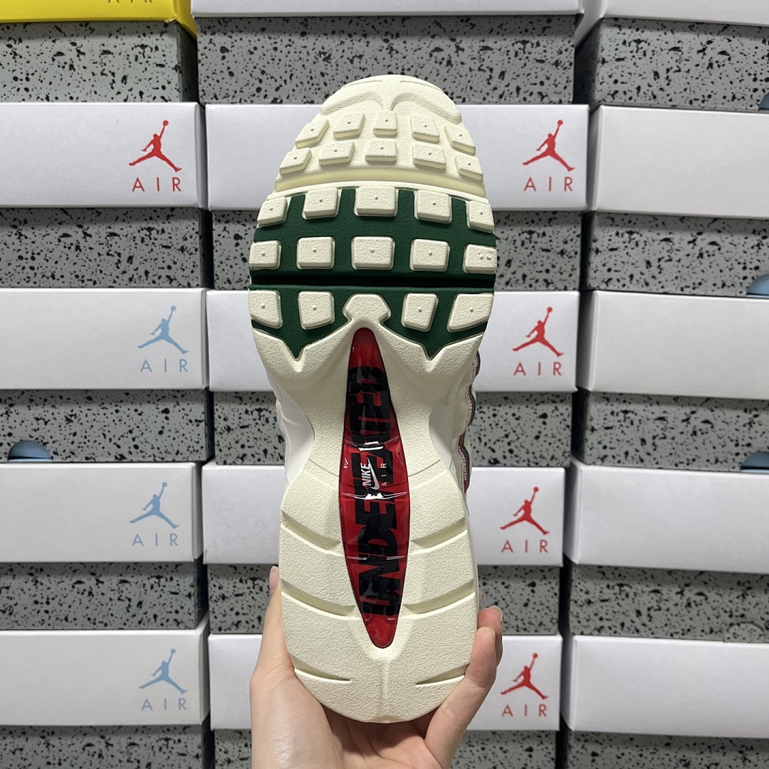 Nike Air Max 95 SP Undefeated (Sail) - Image 4