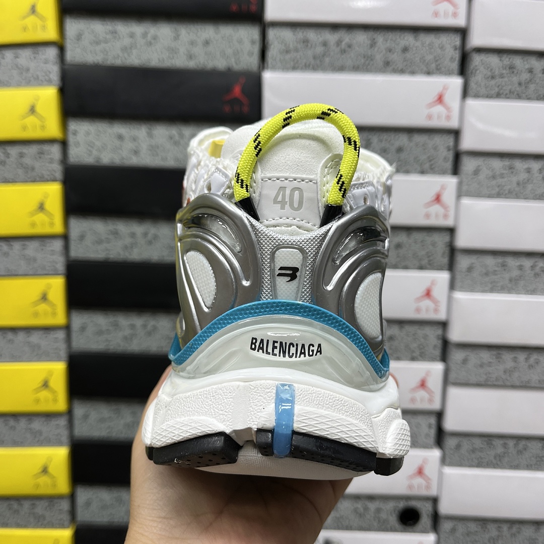 Balenciaga BLCG Runner 7.5 - Image 9