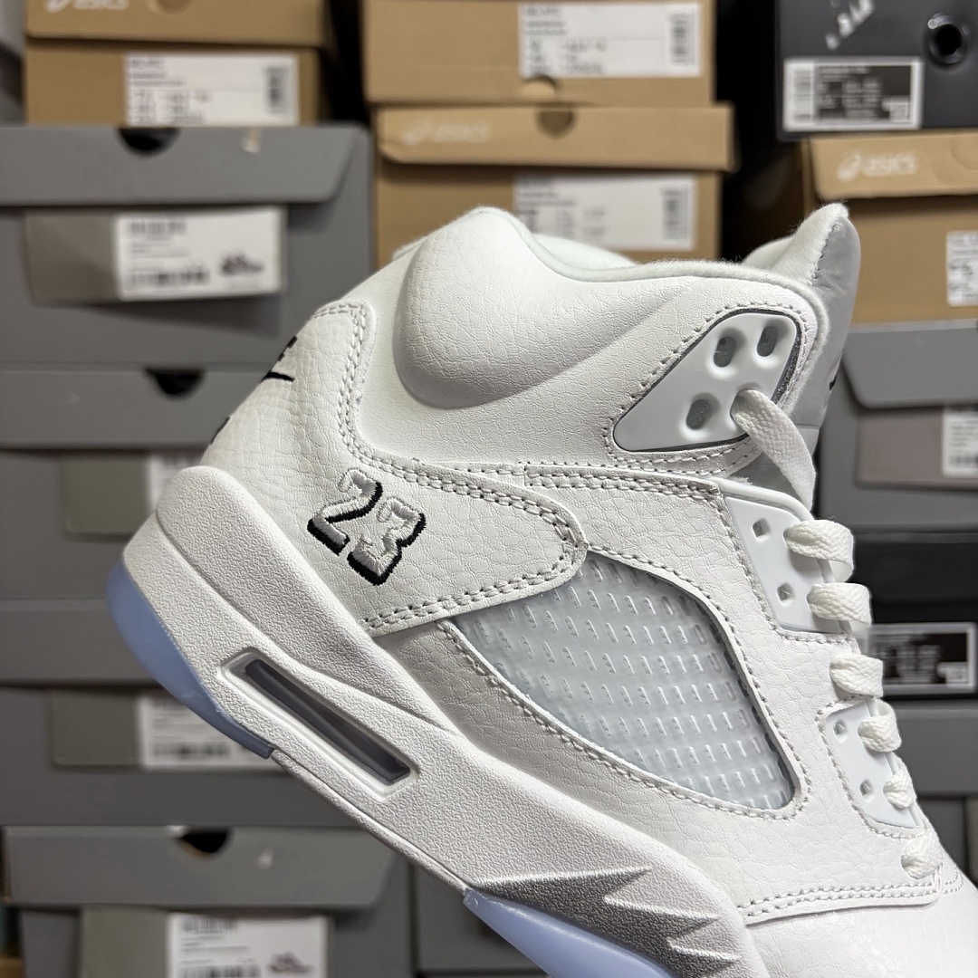 Nike White Metallic - Image 10