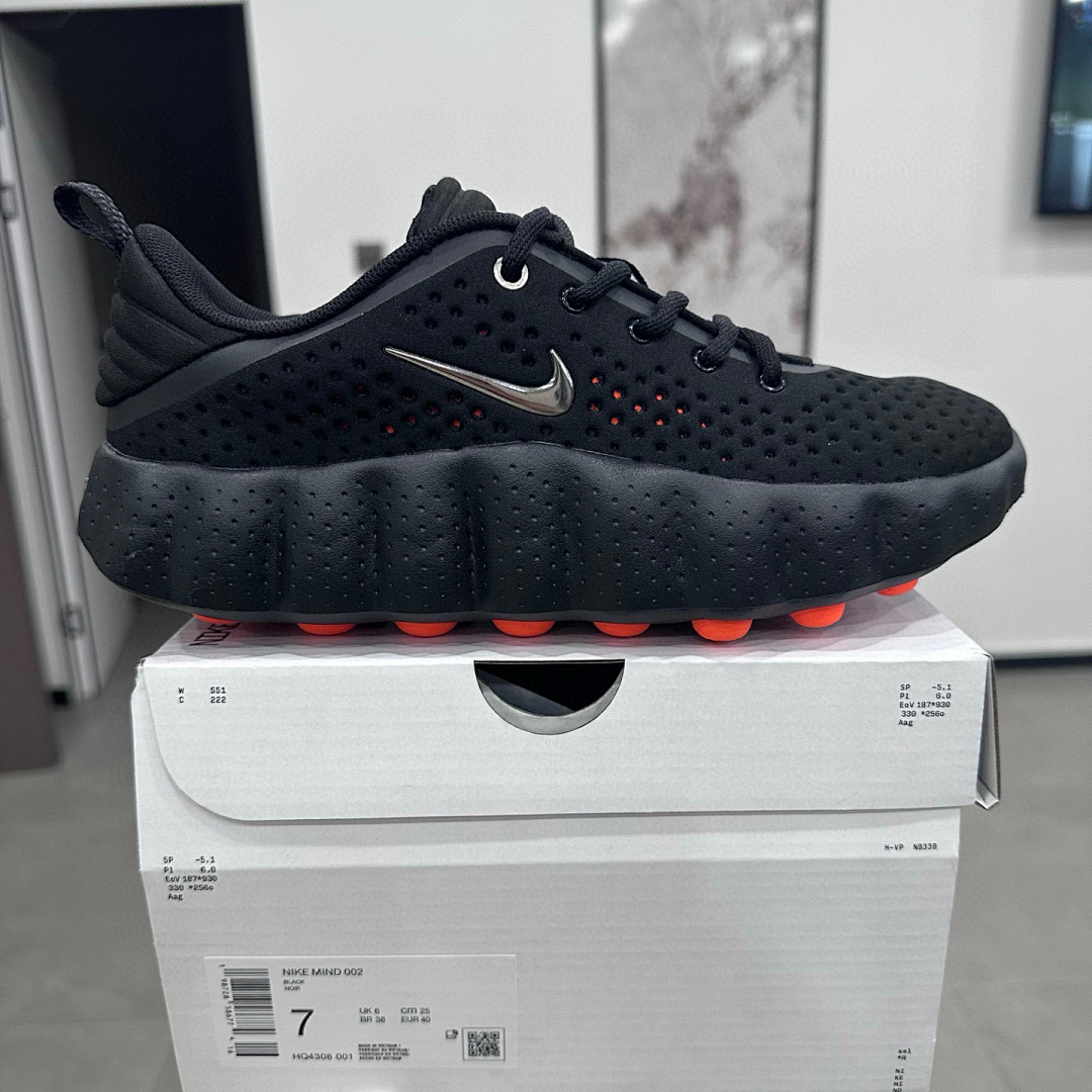 Nike Mind 002 Black Hyper Crimson