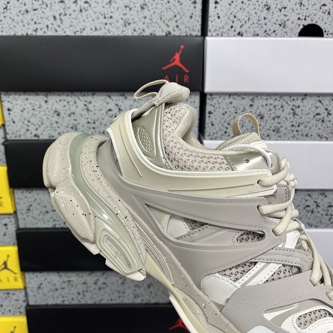 Balenciaga Track Beige Outsole Speckled - Image 5