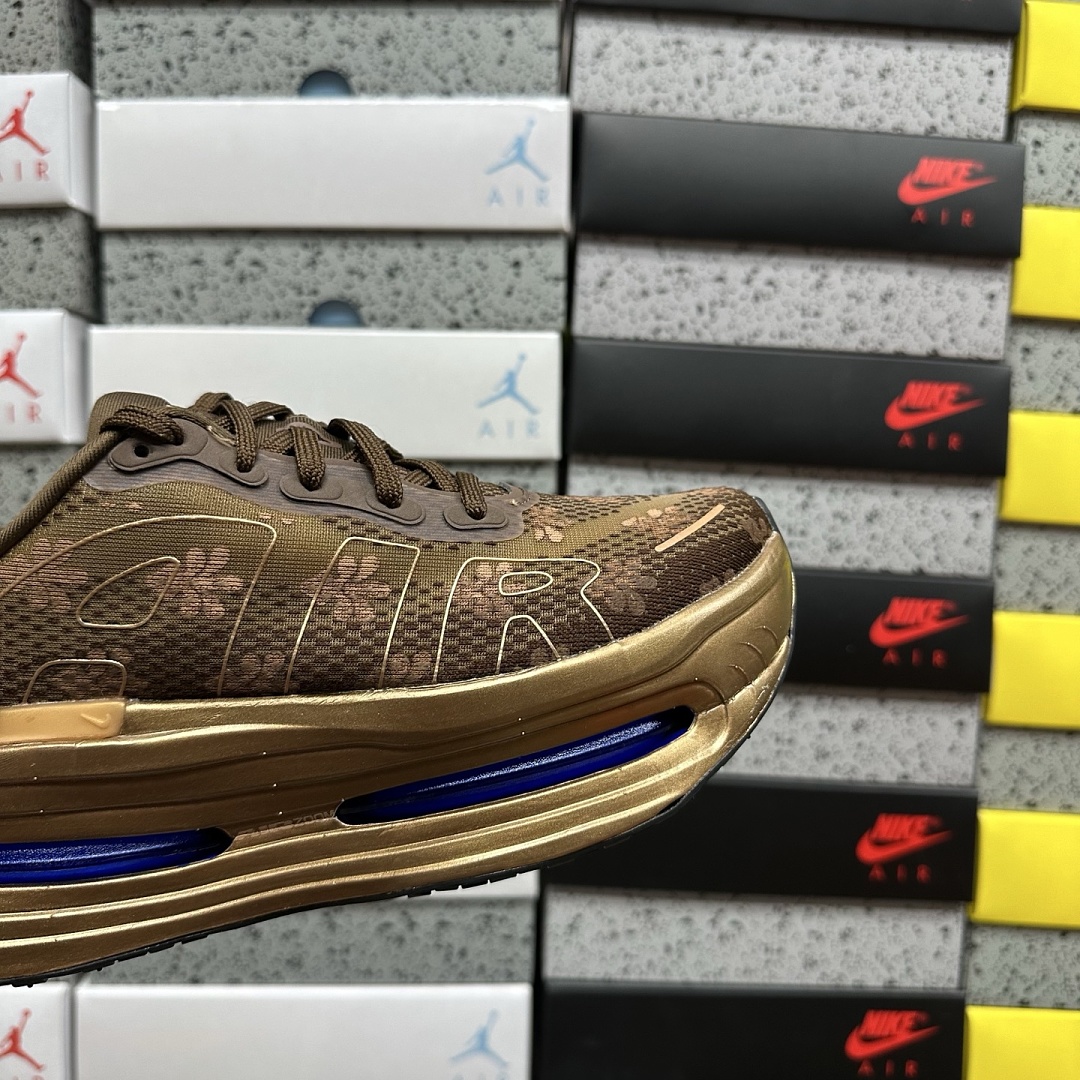 Nike Vomero Premium Flat Stout - Image 2