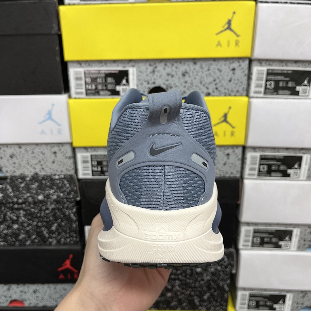 Nike Zoom Vomero - Image 8