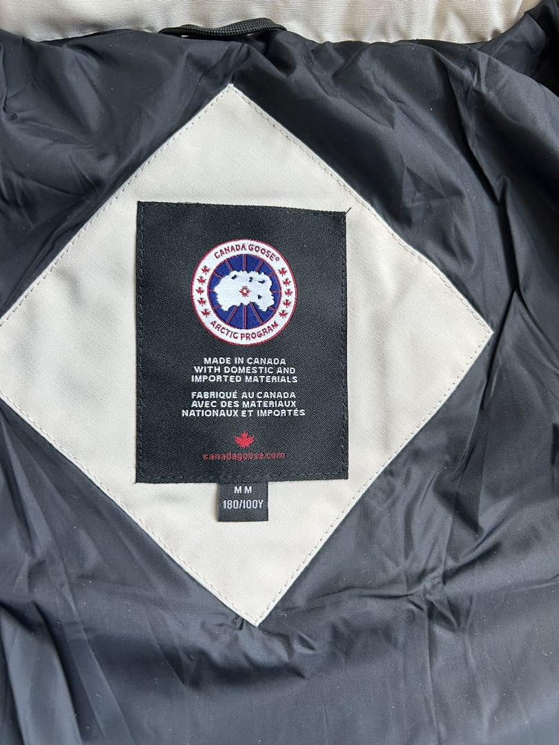 Canada Goose Wyndham Parka - Image 29