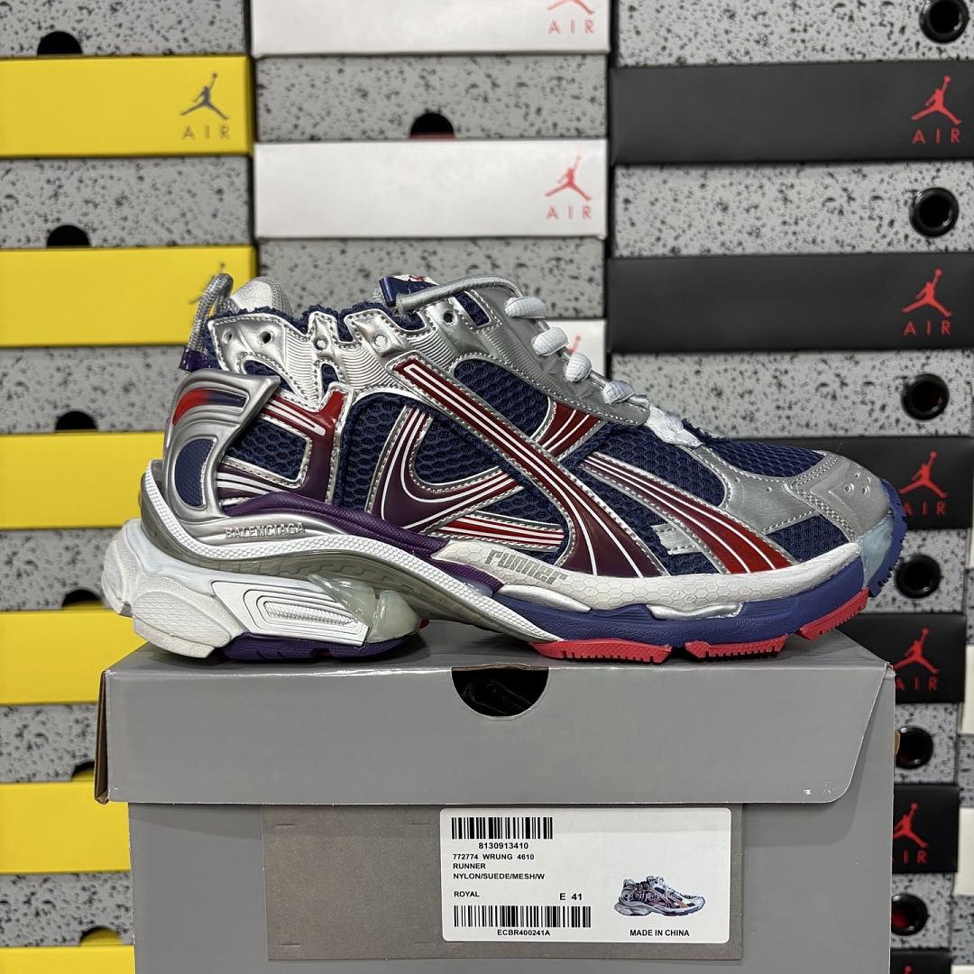 Balenciaga Runner 7.5