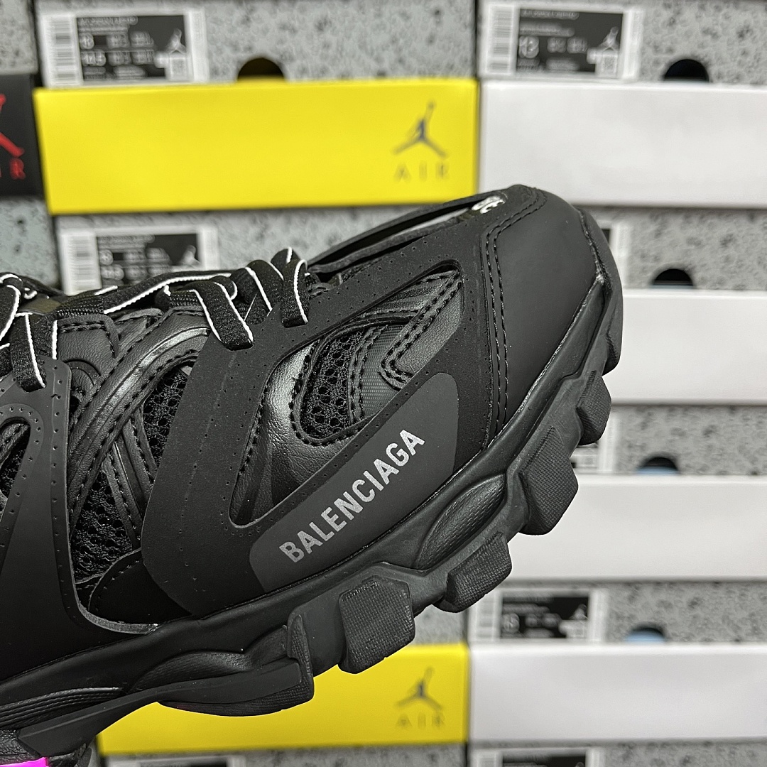 Balenciaga BLCG Track 3.0 Black LED - Image 6