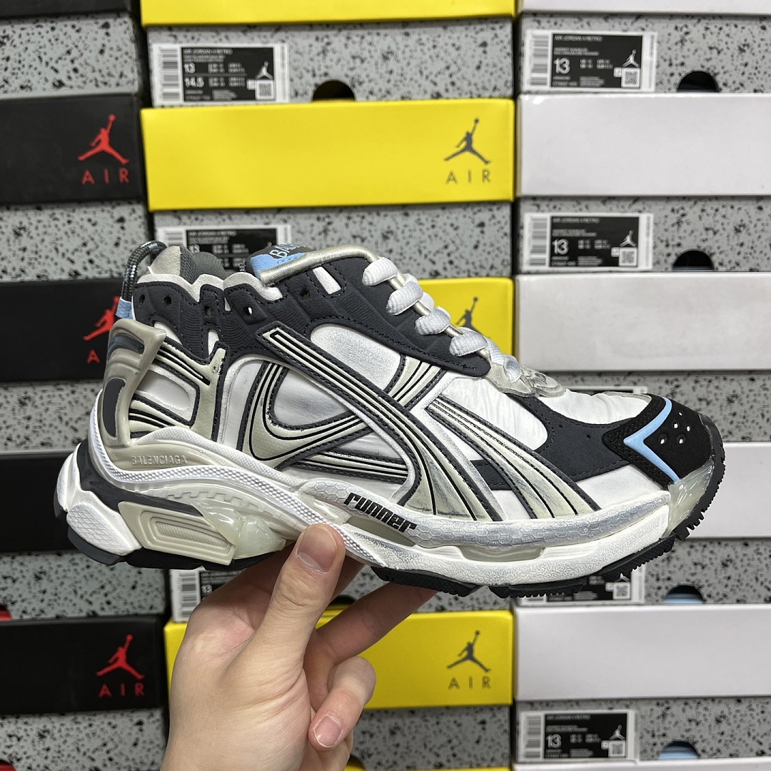 Balenciaga BLCG Runner 7.5 - Image 6