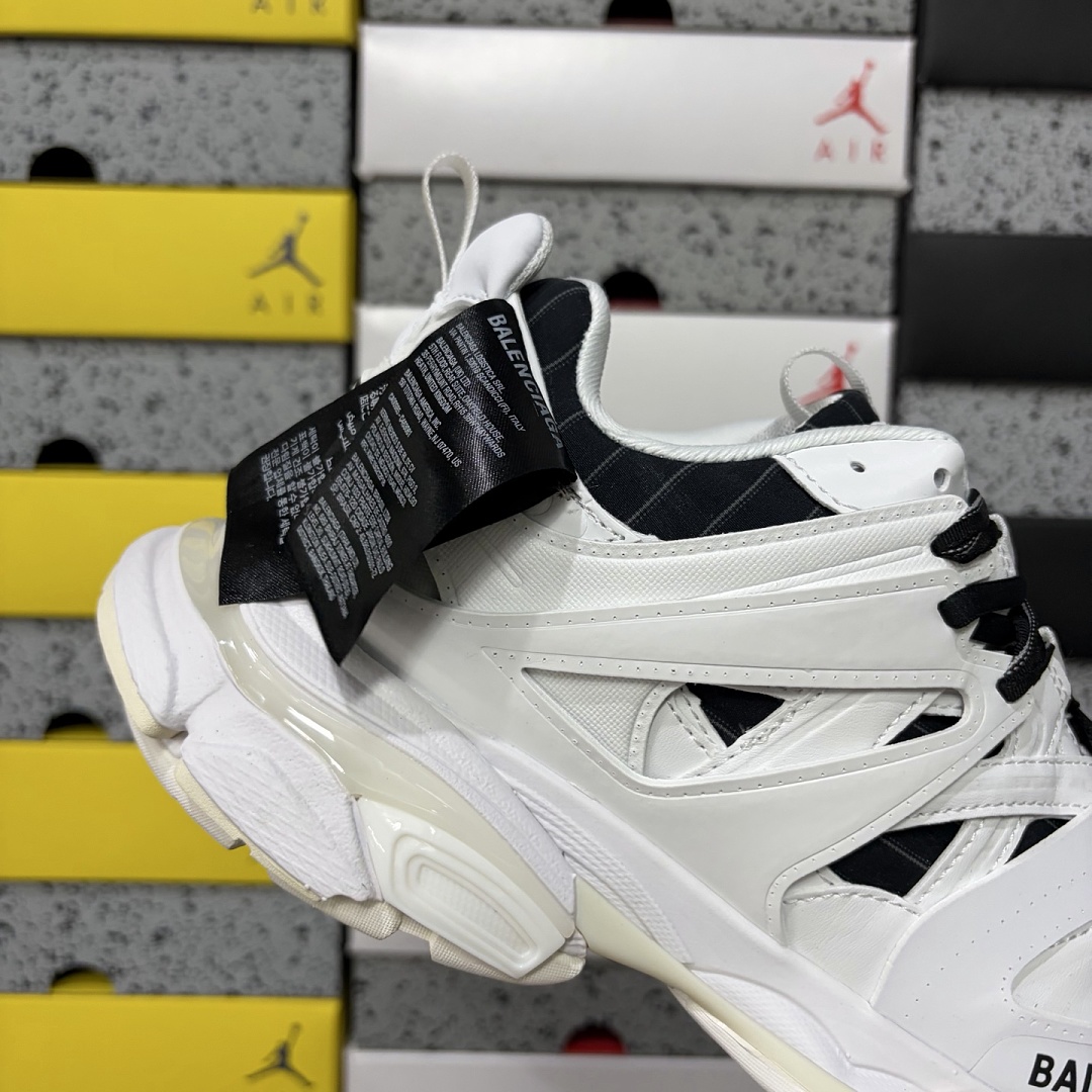 Balenciaga BLCG Track 3.0 - Image 3