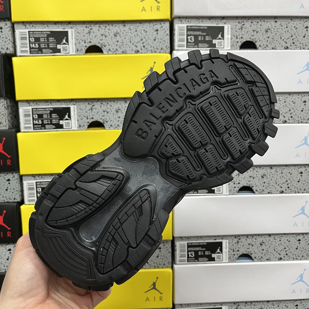 Balenciaga BLCG Track 3.0 - Image 4