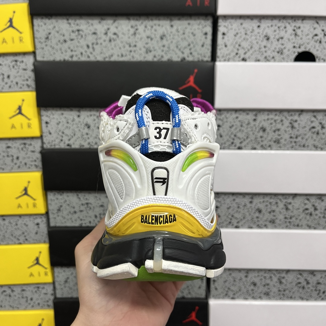 Balenciaga BLCG Runner 7.5 - Image 5