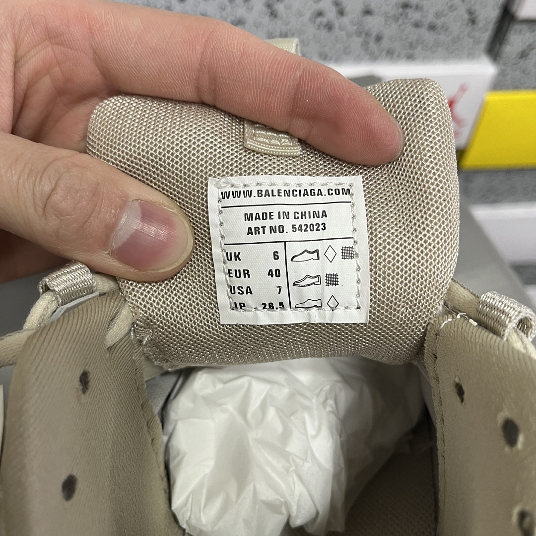 Balenciaga Track 9698 - Image 4