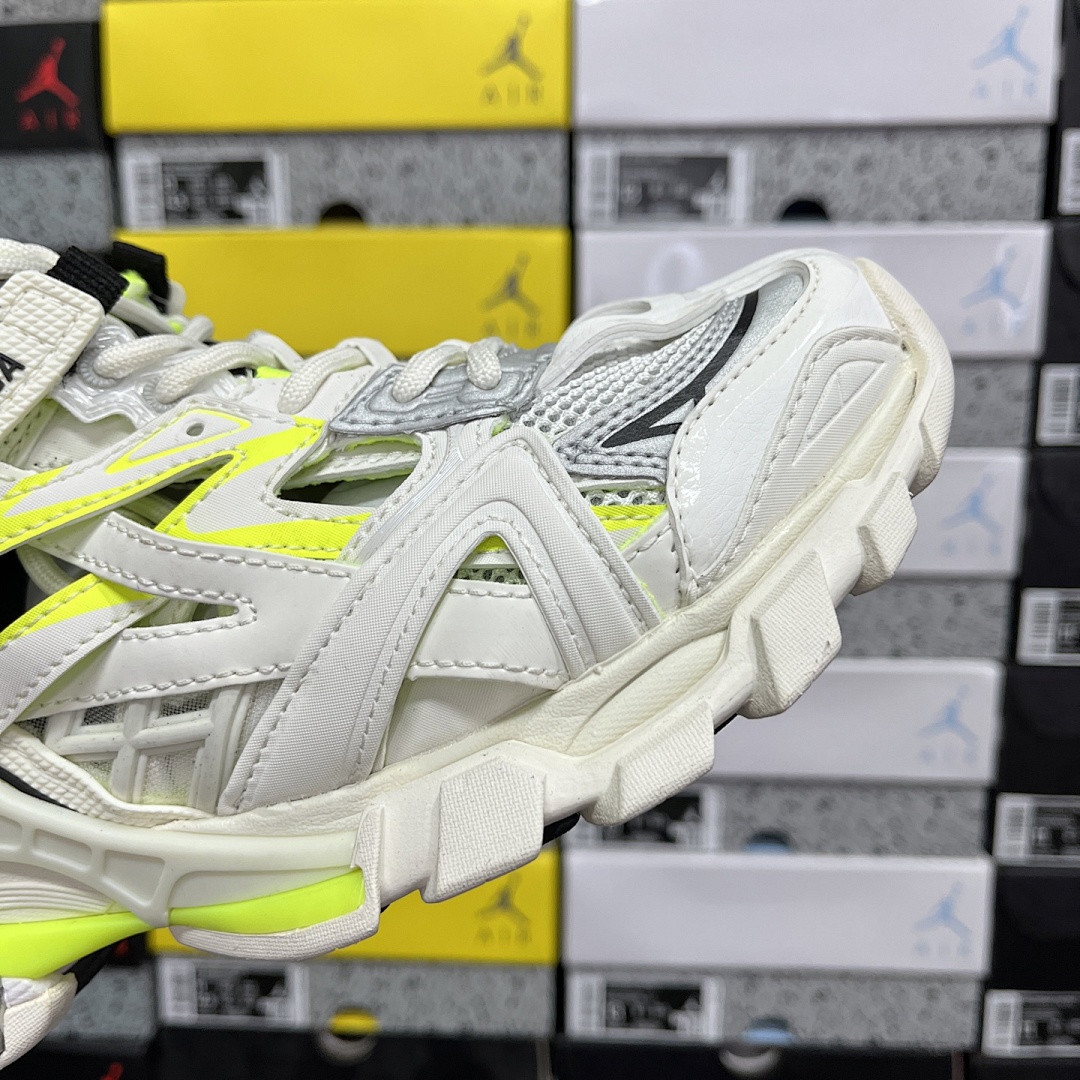 Balenciaga Track 2.0 - Image 36