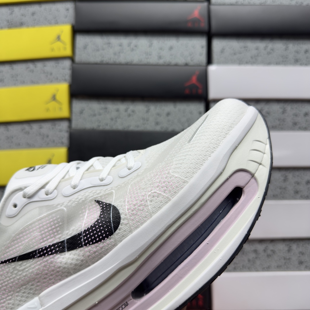 Nike Vomero Premium - Image 3