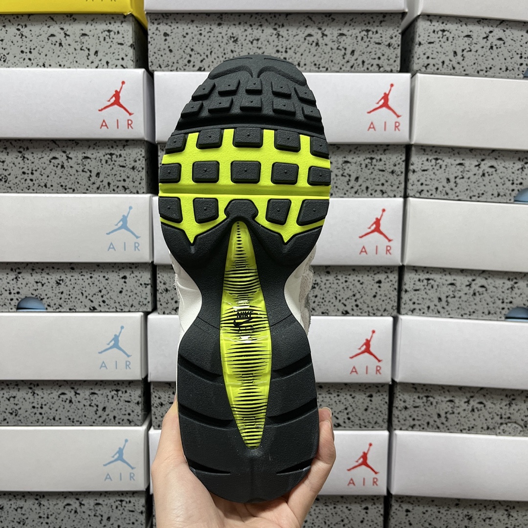 Nike Air Max 95 OG Reverse Gradient Neon - Image 3