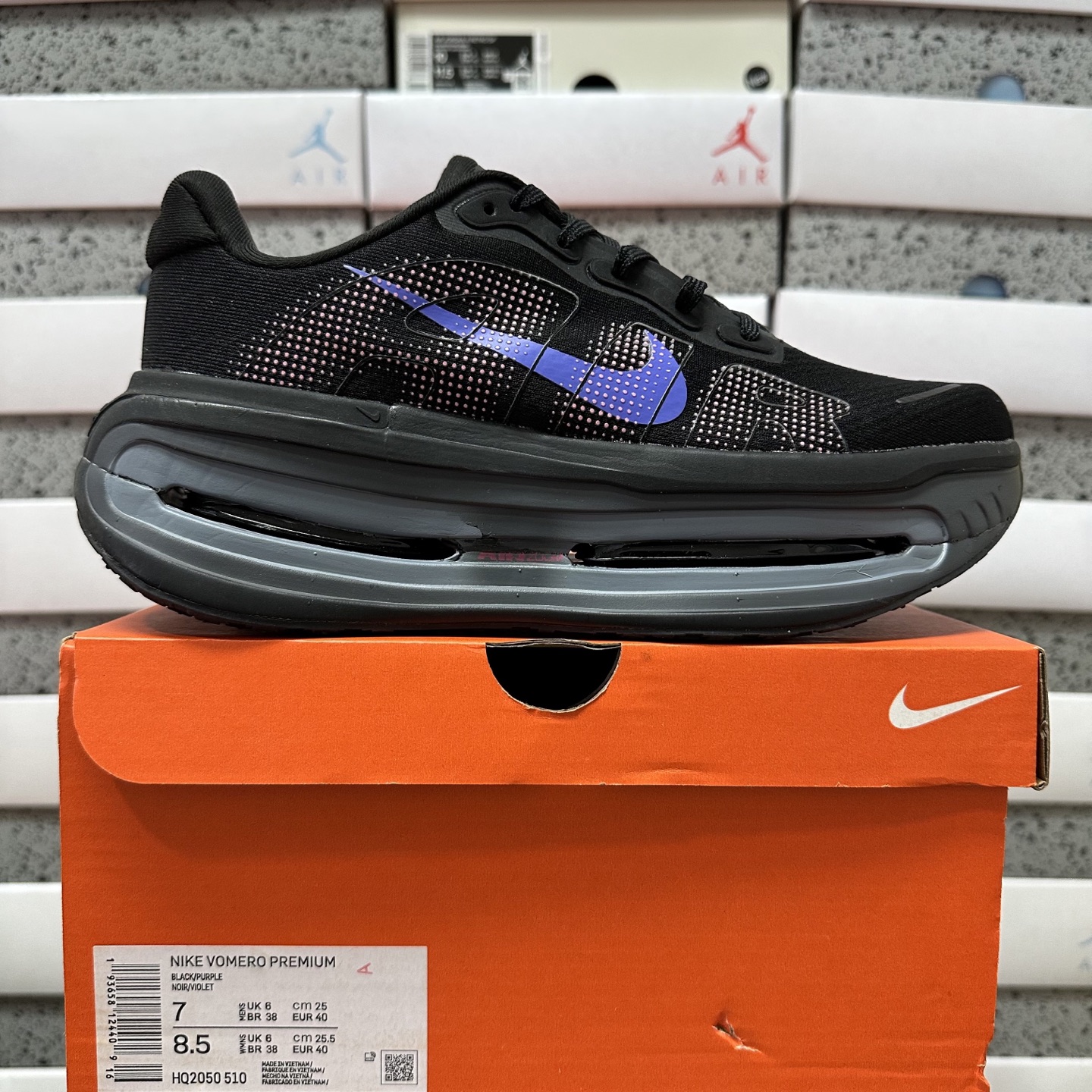 Nike Vomero Premium HQ2050-510 - Image 11
