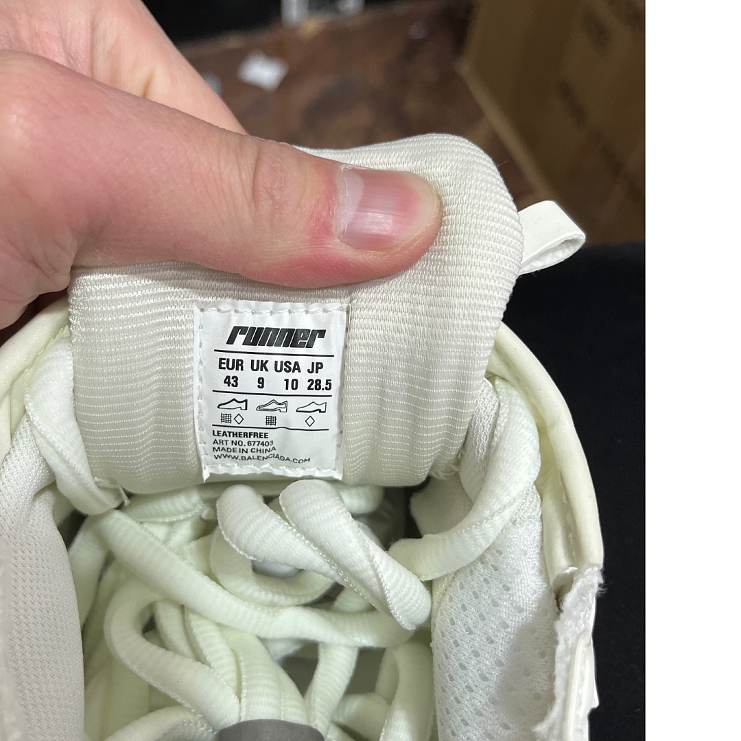 Balenciaga BLCG Runner 7.0 - Image 9