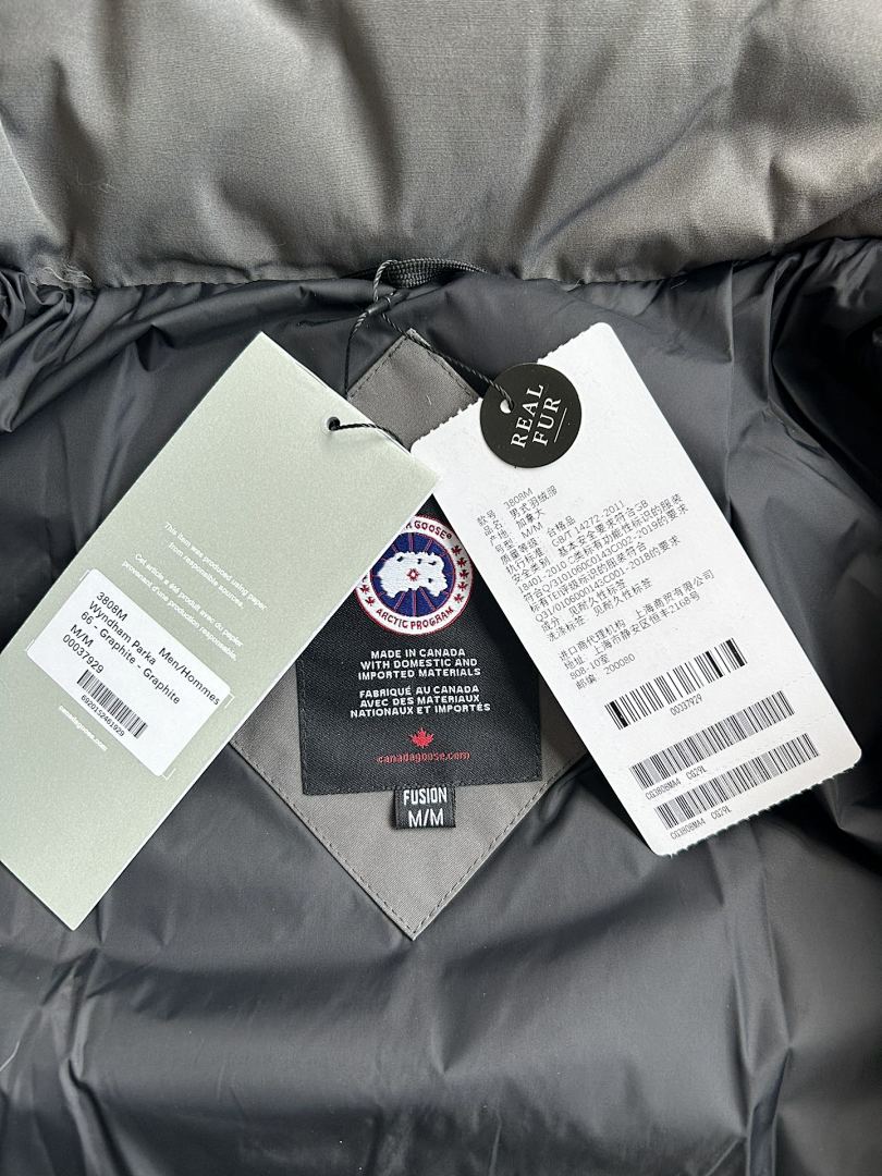 Canada Goose Wyndham Parka - Image 5