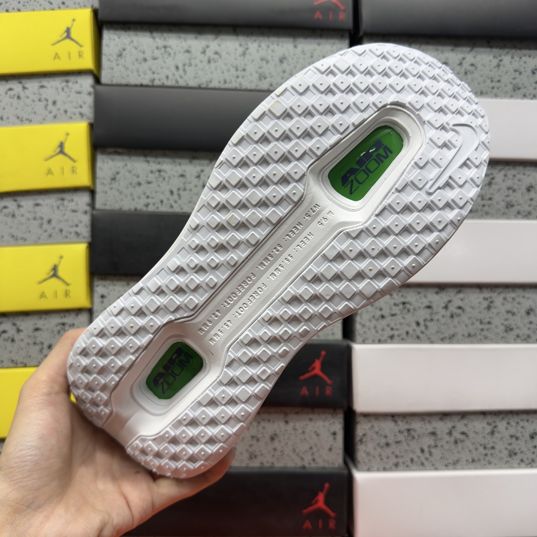 Nike Vomero Premium - Image 2