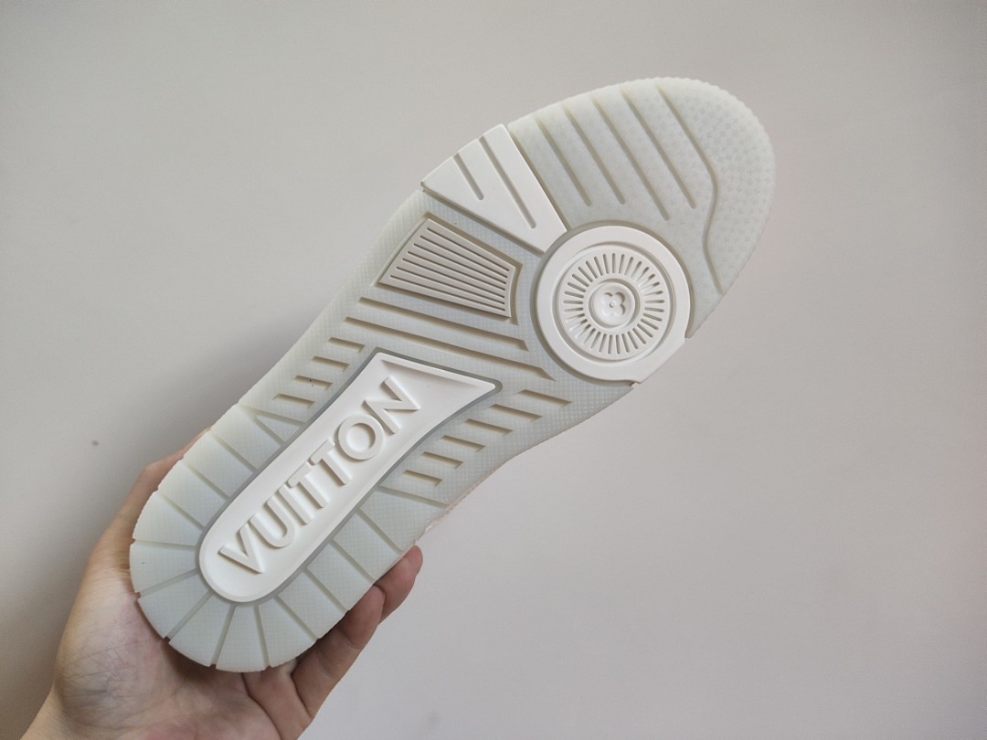 Louis Vuitton LV Trainer White Signature - Image 9