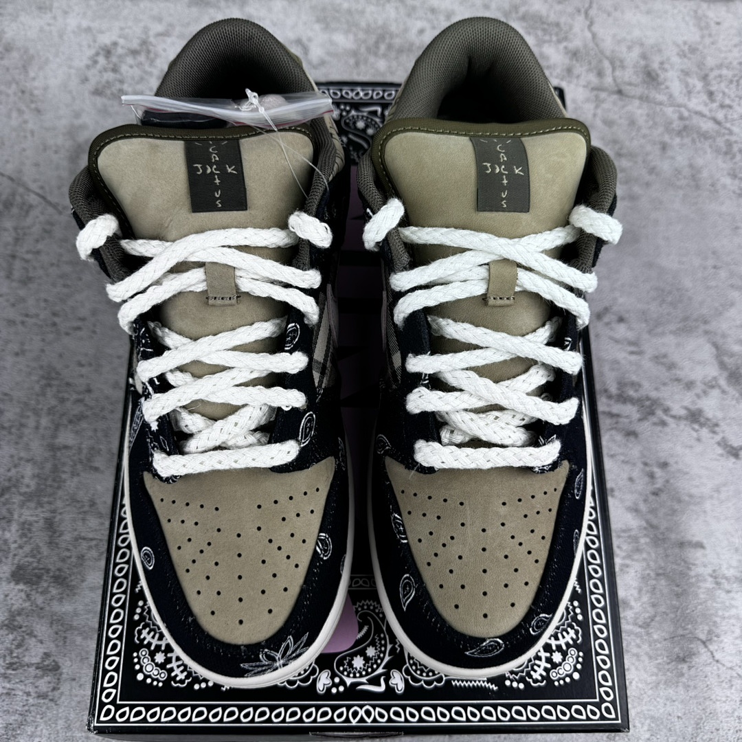 Chanel Nike SB Dunk Low Travis Scott (Regular Box) - Image 4